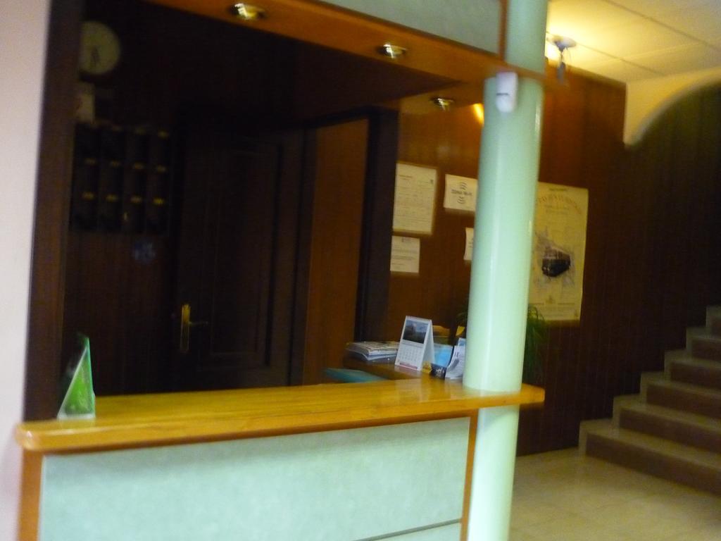Hostal El Centro Huesca Kültér fotó