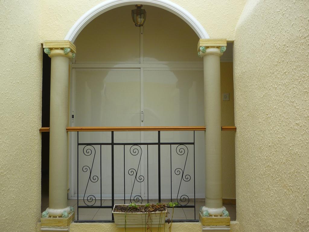 Hostal El Centro Huesca Kültér fotó