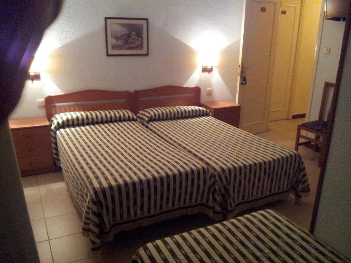 Hostal El Centro Huesca Kültér fotó